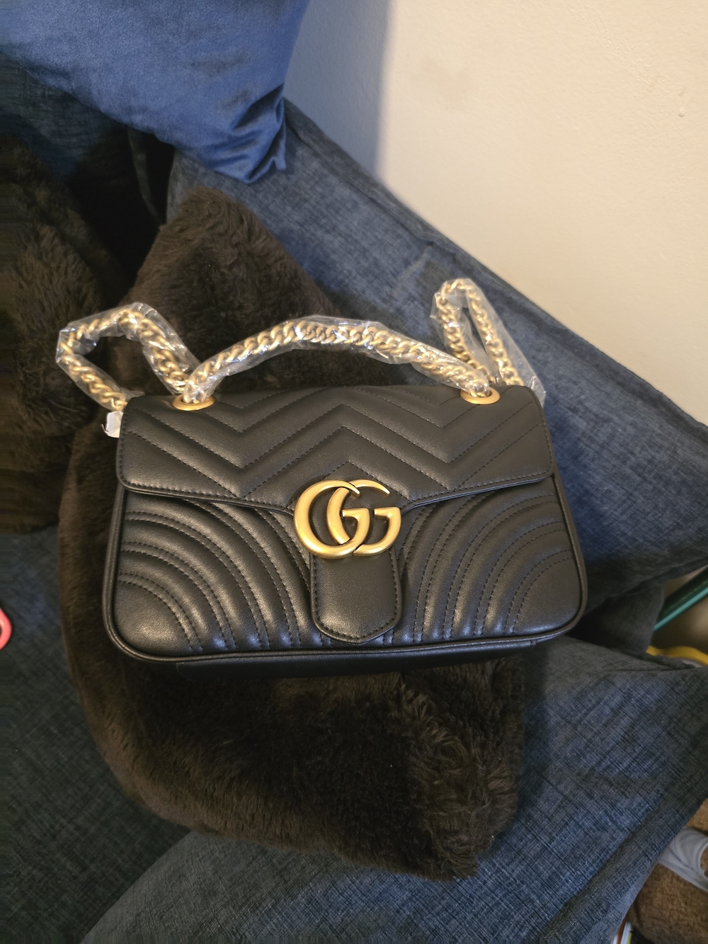 Unbranded/ Black Quilted Shoulder Bag with Gold Hardware - Designer Style - Picture 4 of 5
